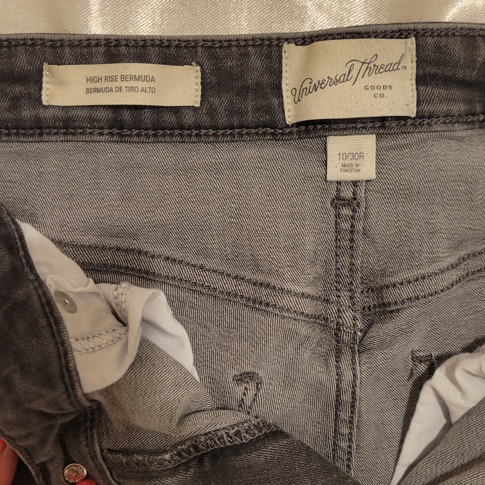 Universal Thead Gray Denim Shorts - Picture 3 of 3